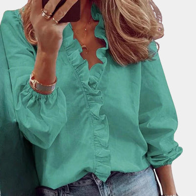 Chic Women's Blouse with Modern Elegance